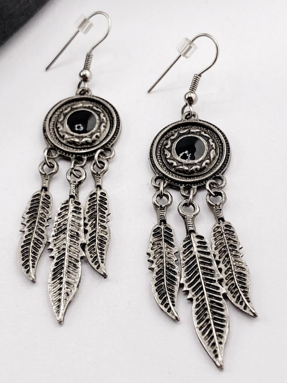 VINTAGE Boho black enamel aged silver tone metal feather charm dangle earrings